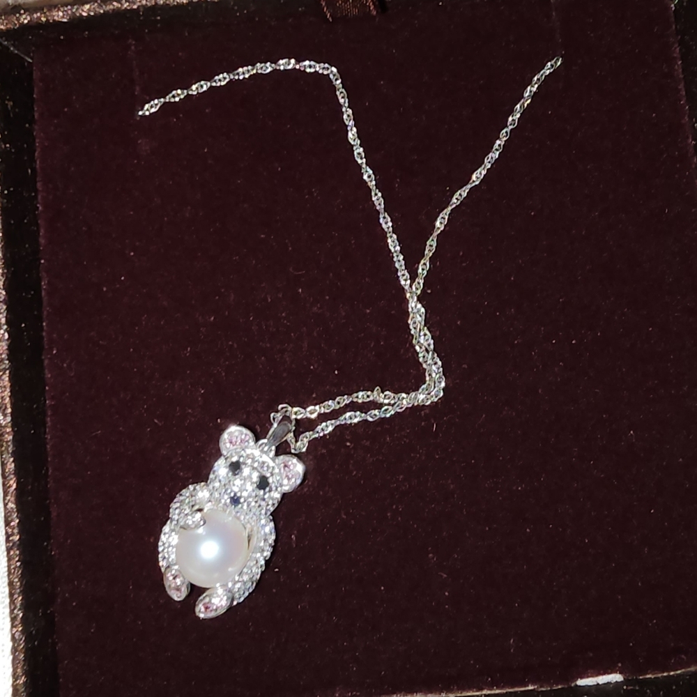 Bear necklace